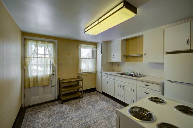 409 2ND STREET, Neenah, WI 54956