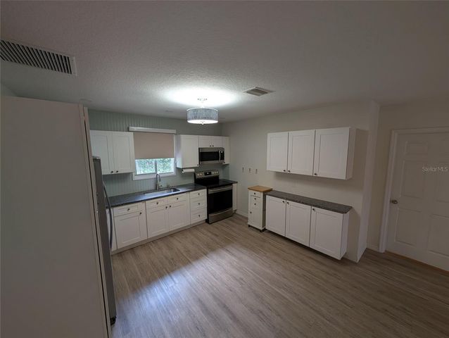 321 W PENNSYLVANIA AVENUE, Deland, FL 32720