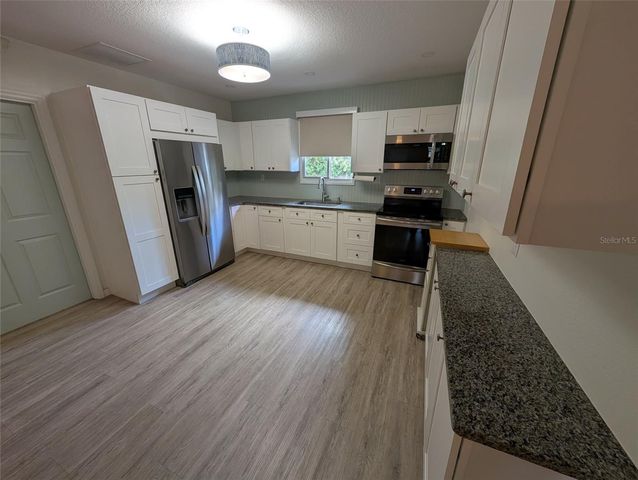321 W PENNSYLVANIA AVENUE, Deland, FL 32720