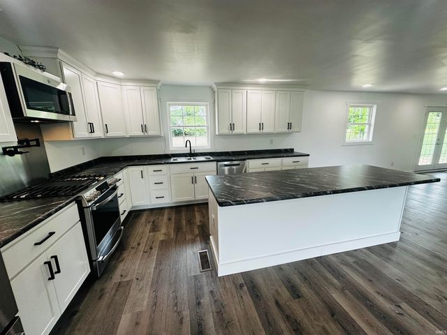 1723 W St Rd 645 Highway, Loogootee, IN 47553