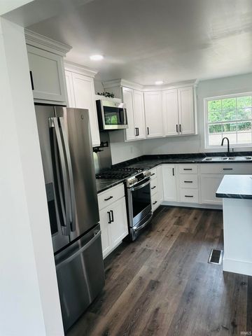 1723 W St Rd 645 Highway, Loogootee, IN 47553