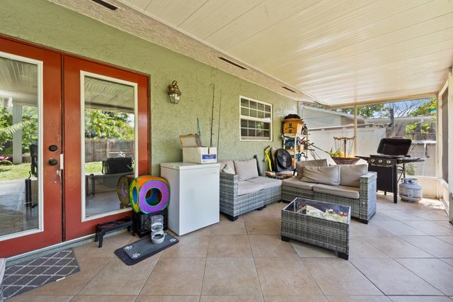 2705 SE Ellendale Street, Stuart, FL 34997