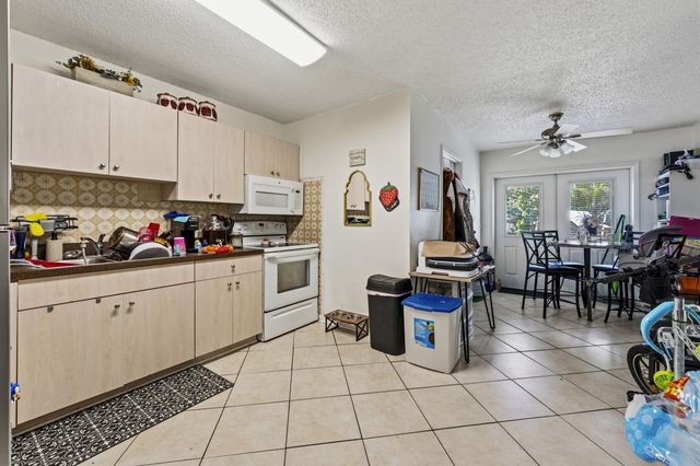 2705 SE Ellendale Street, Stuart, FL 34997