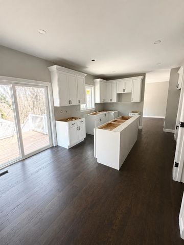 60 Jenkins Road, Bedford, NH 03110