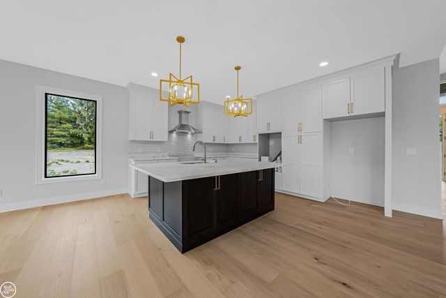 54760 Washington Street, Chesterfield Twp, MI 48047