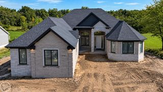 54760 Washington Street, Chesterfield Twp, MI 48047