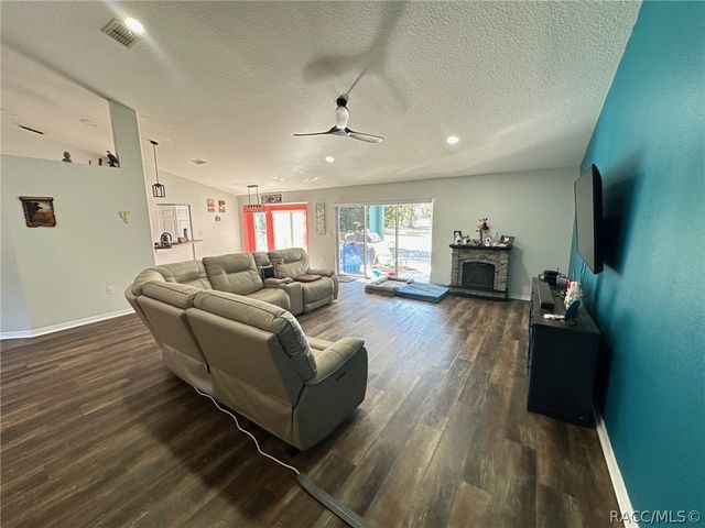 3090 SW Timberlake Road, Dunnellon, FL 34431