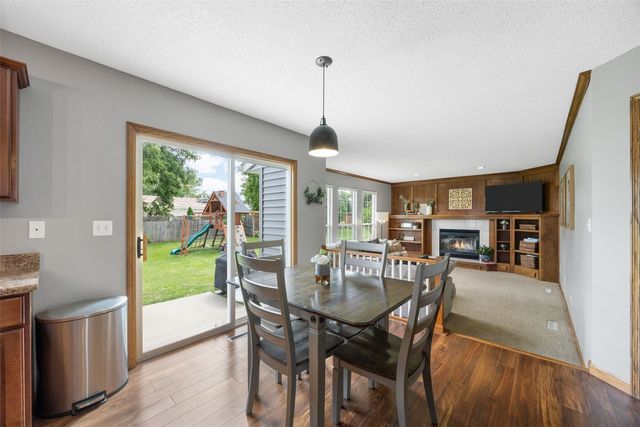 1515 Fox Trail Drive, Cedar Rapids, IA 52402