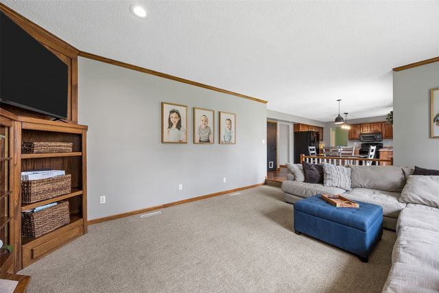 1515 Fox Trail Drive, Cedar Rapids, IA 52402