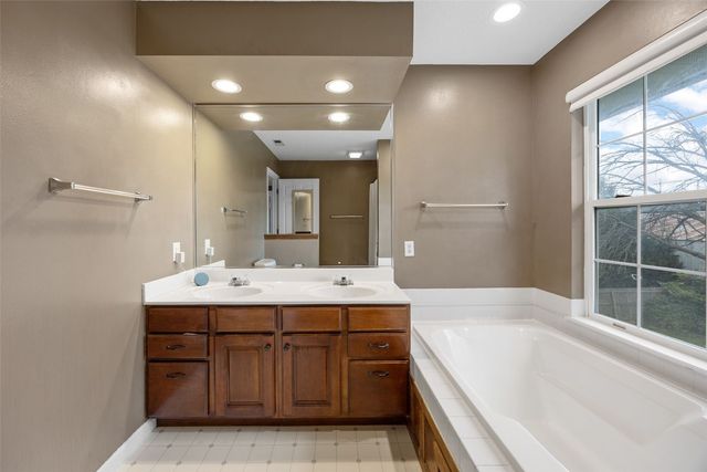 1515 Fox Trail Drive, Cedar Rapids, IA 52402