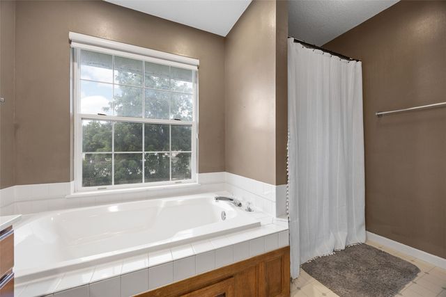 1515 Fox Trail Drive, Cedar Rapids, IA 52402