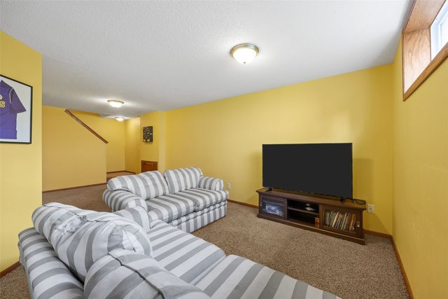 1515 Fox Trail Drive, Cedar Rapids, IA 52402