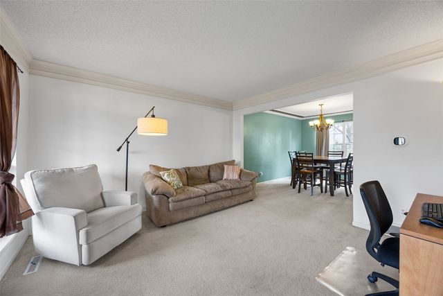 1515 Fox Trail Drive, Cedar Rapids, IA 52402