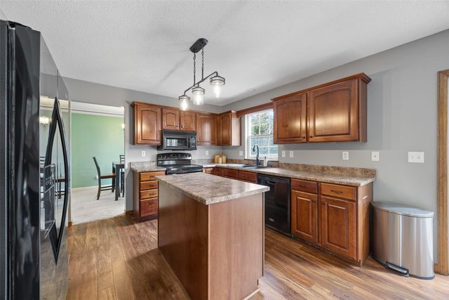 1515 Fox Trail Drive, Cedar Rapids, IA 52402