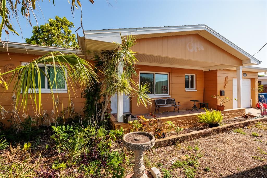 9469 TREASURE LANE NE, St Petersburg, FL 33702