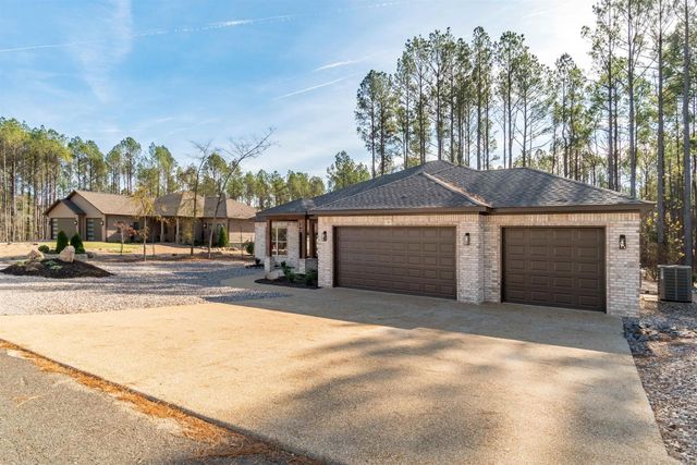 34 Victoria Lane, Hot Springs Village, AR 71909