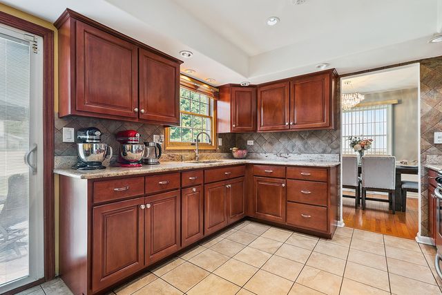 18024 Marlin Lane, Homewood, IL 60430