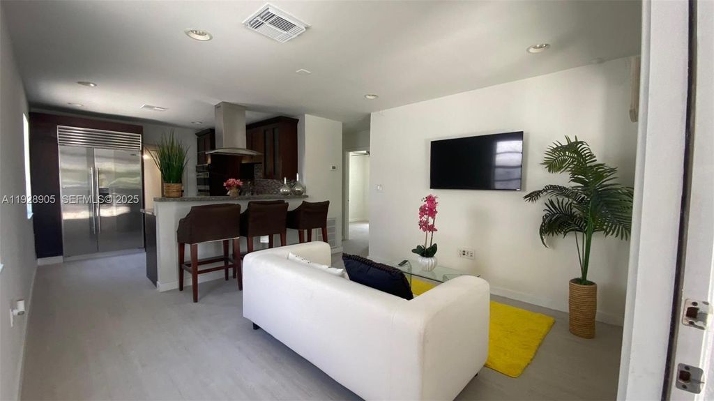 1947 Garfield St, Hollywood, FL 33020