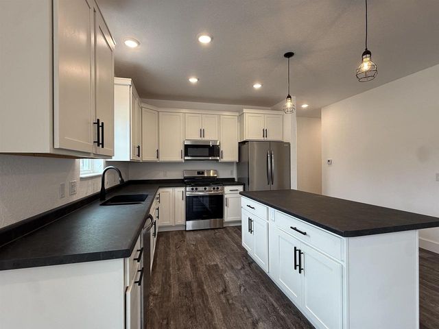 1222 Prairie Avenue, Janesville, WI 53545