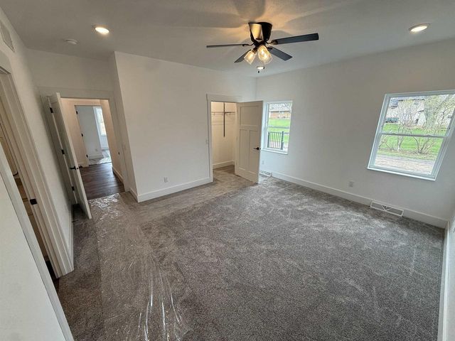 1222 Prairie Avenue, Janesville, WI 53545