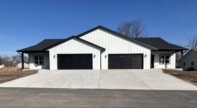 1222 Prairie Avenue, Janesville, WI 53545