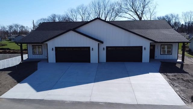 1222 Prairie Avenue, Janesville, WI 53545