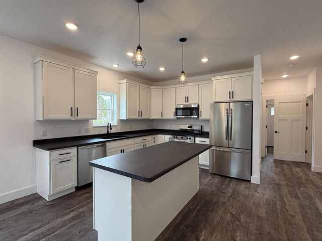1222 Prairie Avenue, Janesville, WI 53545