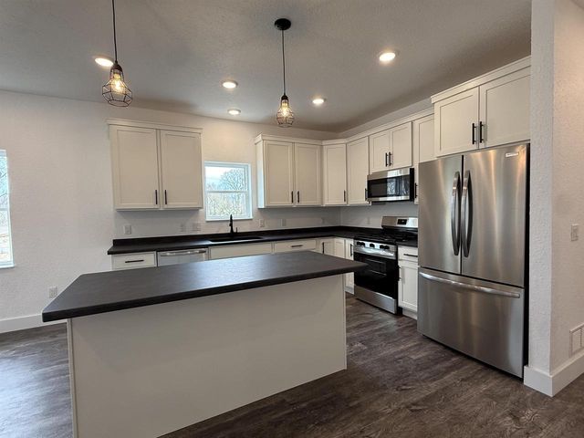 1222 Prairie Avenue, Janesville, WI 53545