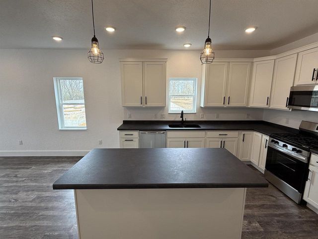 1222 Prairie Avenue, Janesville, WI 53545