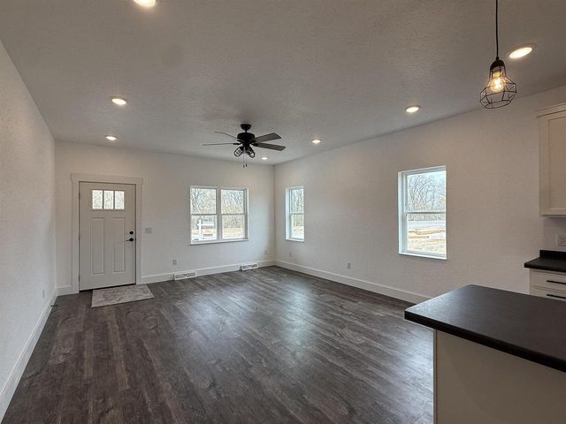 1222 Prairie Avenue, Janesville, WI 53545