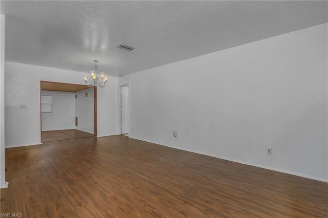 1121 NE 11th TER, Cape Coral, FL 33909