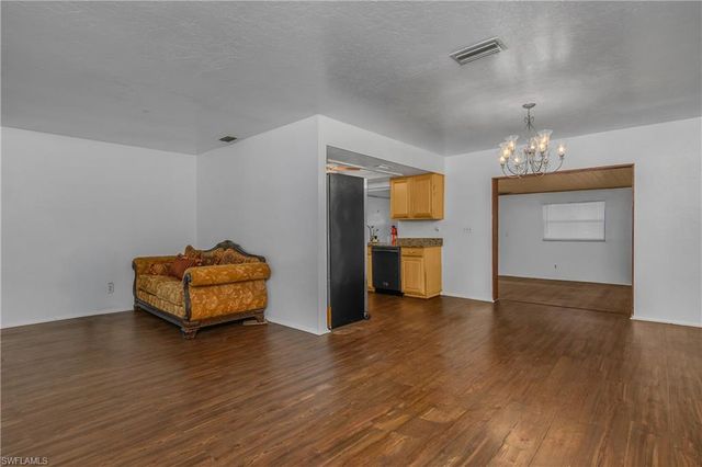 1121 NE 11th TER, Cape Coral, FL 33909