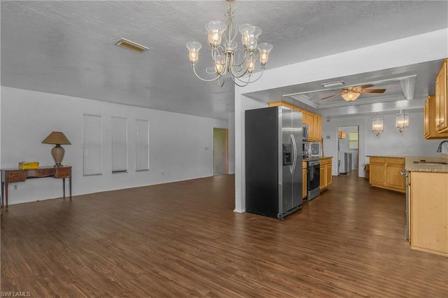1121 NE 11th TER, Cape Coral, FL 33909