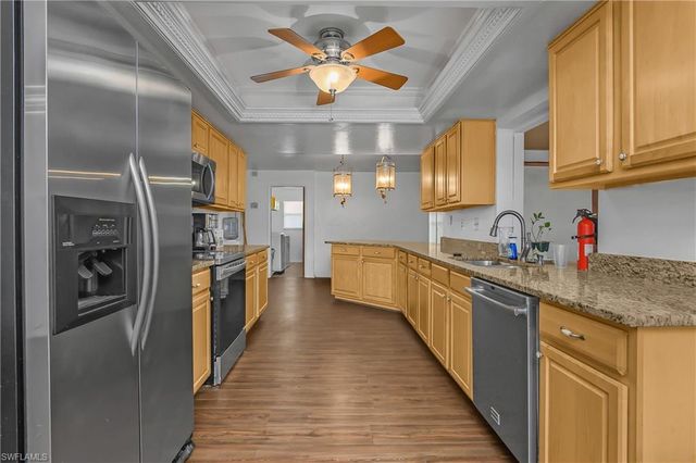 1121 NE 11th TER, Cape Coral, FL 33909