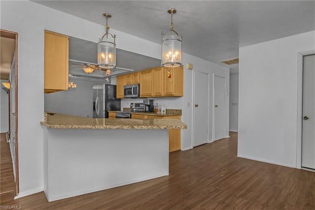 1121 NE 11th TER, Cape Coral, FL 33909