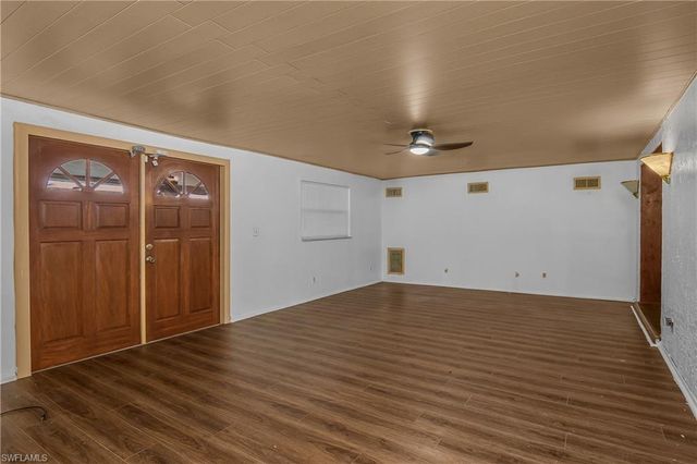 1121 NE 11th TER, Cape Coral, FL 33909