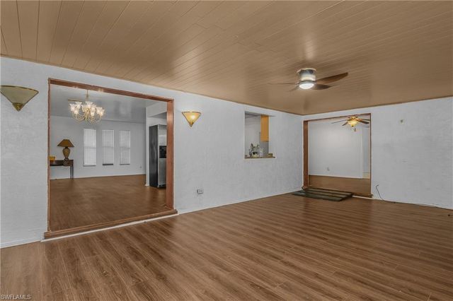 1121 NE 11th TER, Cape Coral, FL 33909