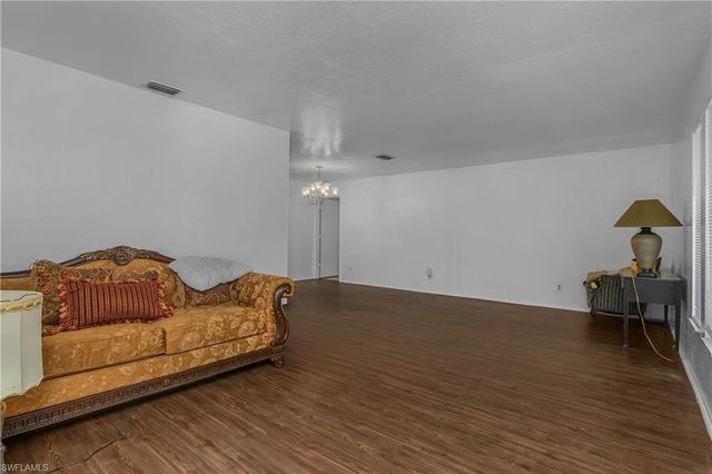 1121 NE 11th TER, Cape Coral, FL 33909