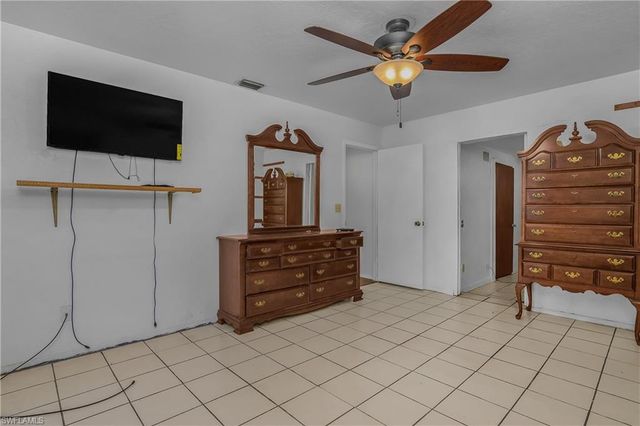 1121 NE 11th TER, Cape Coral, FL 33909