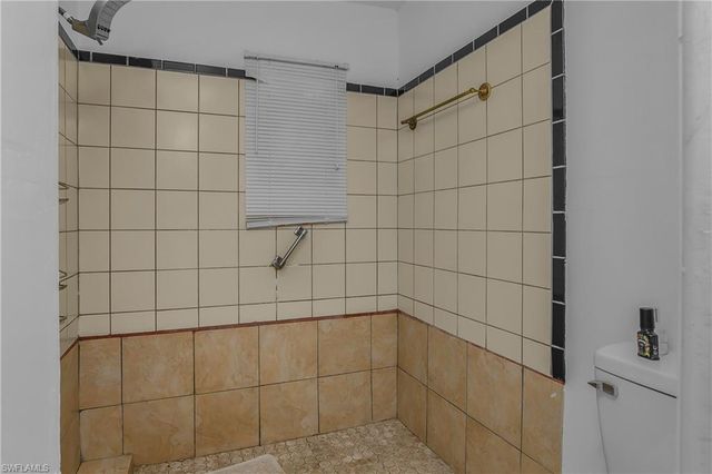 1121 NE 11th TER, Cape Coral, FL 33909