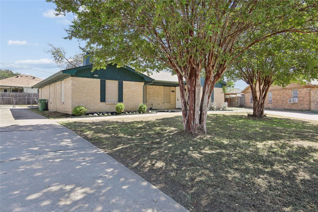 7726 Jennifer Lane, North Richland Hills, TX 76182 — photo 3