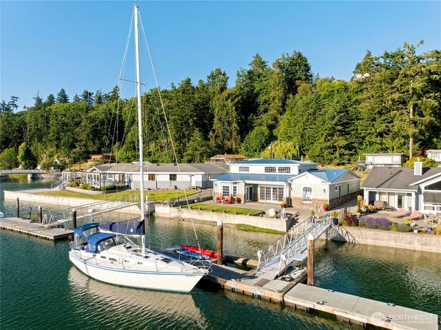 3640 S Shorewood Avenue, Greenbank, WA 98253