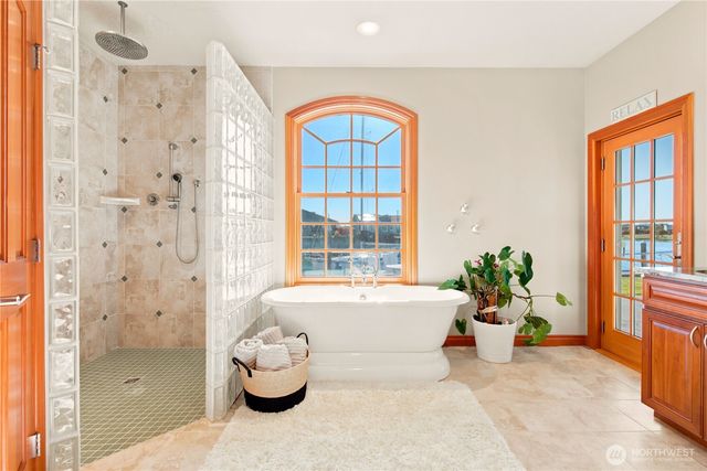 3640 S Shorewood Avenue, Greenbank, WA 98253