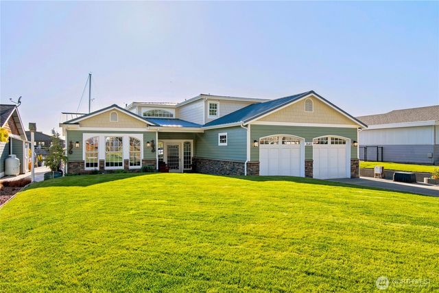 3640 S Shorewood Avenue, Greenbank, WA 98253