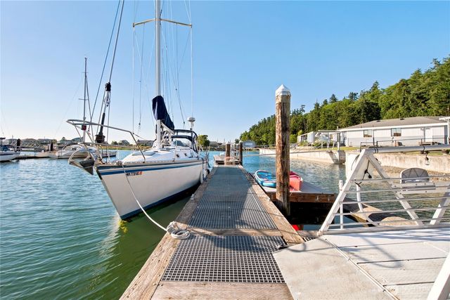 3640 S Shorewood Avenue, Greenbank, WA 98253