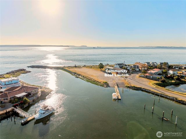 3640 S Shorewood Avenue, Greenbank, WA 98253