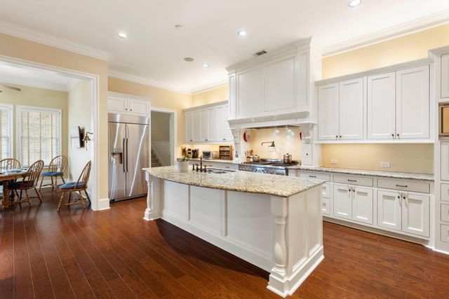 60 North Bay Boulevard, The Woodlands, TX 77380