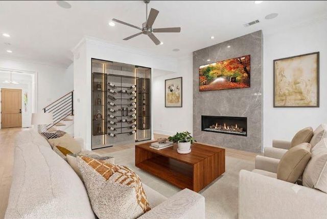60 North Bay Boulevard, The Woodlands, TX 77380