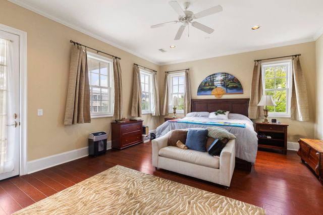 60 North Bay Boulevard, The Woodlands, TX 77380