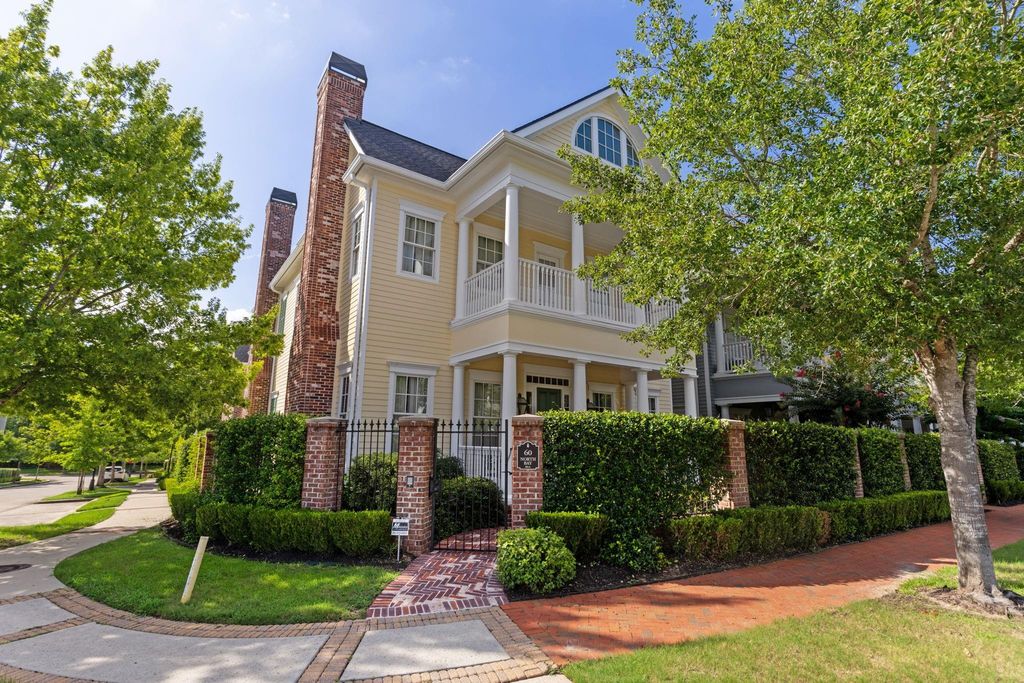 60 North Bay Boulevard, The Woodlands, TX 77380